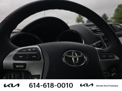 Used 2013 Toyota Highlander Limited AWD/4WD image 22