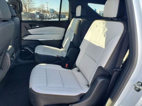 New 2026 Chevrolet Traverse High Country w/ LPO, Floor Liner Package image 26