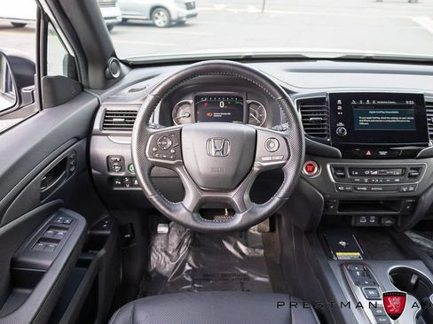 Used 2025 Honda Passport EX-L image 2