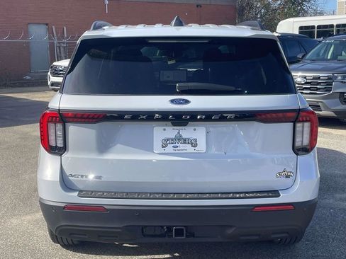 New 2026 Ford Explorer Active image 4