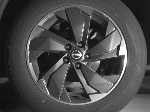 Used 2025 Nissan Rogue SV image 14