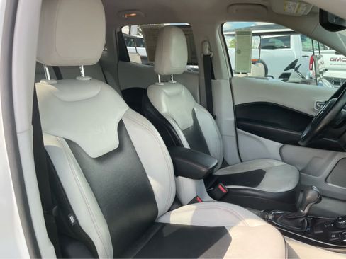 Used 2018 Jeep Compass Limited w/ Navigation Group AWD/4WD image 28