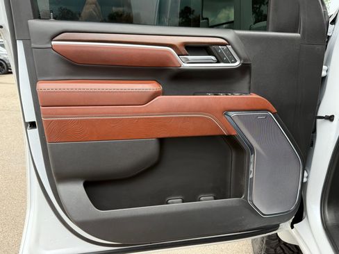 Used 2024 GMC Sierra 3500 Denali Ultimate image 21