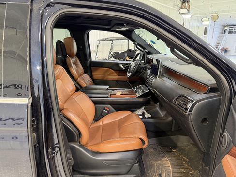 Used 2021 Lincoln Navigator L Reserve image 15