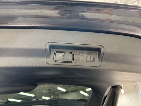 Used 2023 Ford Explorer XLT w/ Equipment Group 202A AWD/4WD image 32
