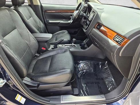 Used 2015 Mitsubishi Outlander SE AWD/4WD image 22