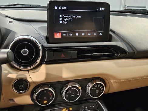 Used 2019 MAZDA MX-5 Miata RF Grand Touring RWD image 14