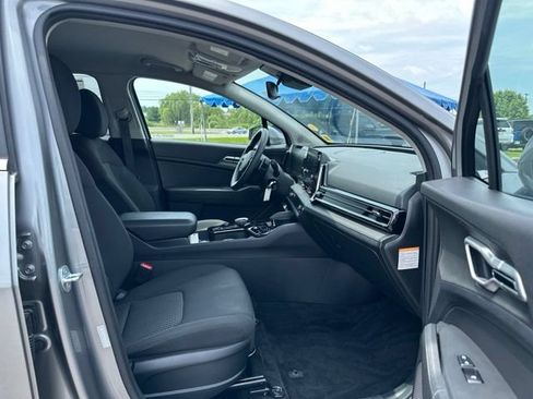 Used 2023 Kia Sportage LX AWD/4WD image 19