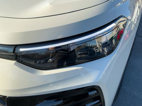 New 2026 Volkswagen Tiguan SE R-Line image 25