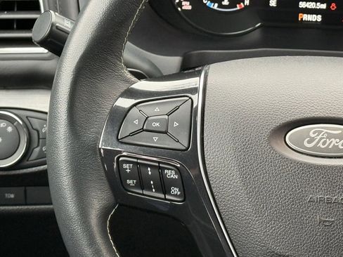 Used 2018 Ford Explorer Platinum image 25