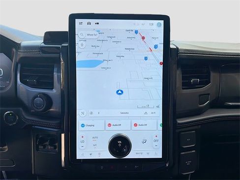 Used 2022 Ford F150 Lightning Platinum image 31