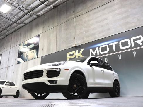 Used 2018 Porsche Cayenne Platinum Edition w/ Premium Package image 75