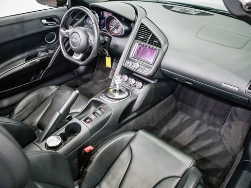 Used 2011 Audi R8 V10 image 24