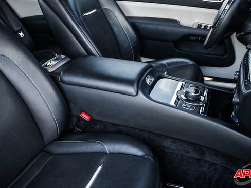 Used 2019 Rolls-Royce Wraith RWD image 87