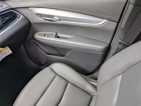 New 2025 Cadillac XT6 Luxury image 18