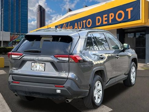 Used 2021 Toyota RAV4 LE AWD/4WD image 5