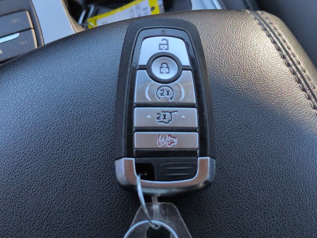 Used 2024 Ford Edge Titanium w/ Class II Trailer Tow Package AWD/4WD image 31