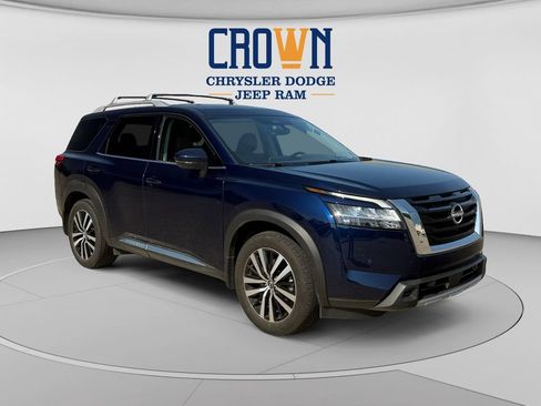 Used 2024 Nissan Pathfinder Platinum w/ Cargo Package AWD/4WD image 1