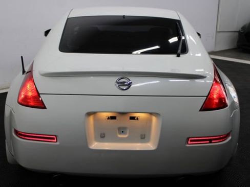 Used 2004 Nissan 350Z Enthusiast w/ Aerodynamics Pkg image 6