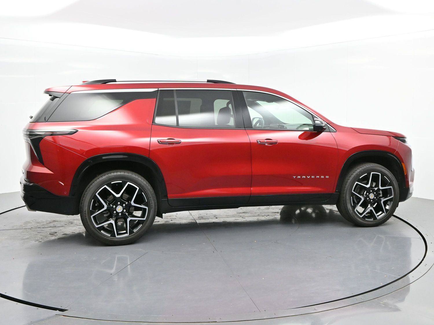 Used 2025 Chevrolet Traverse High Country AWD/4WD image 8