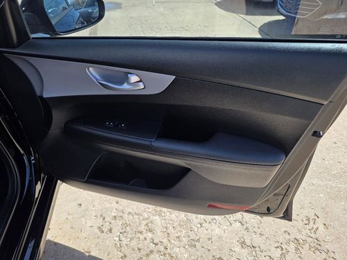 Used 2024 Kia Forte LXS FWD image 17