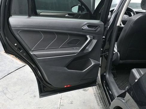 Used 2022 Volkswagen Tiguan SE image 14