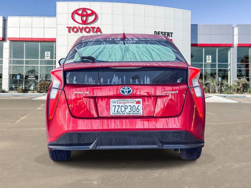 Used 2016 Toyota Prius Four Touring image 6