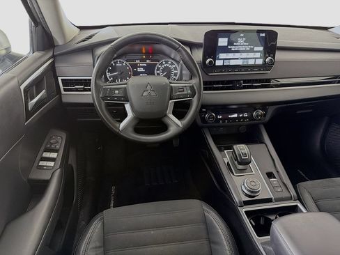 Used 2023 Mitsubishi Outlander SE FWD image 25