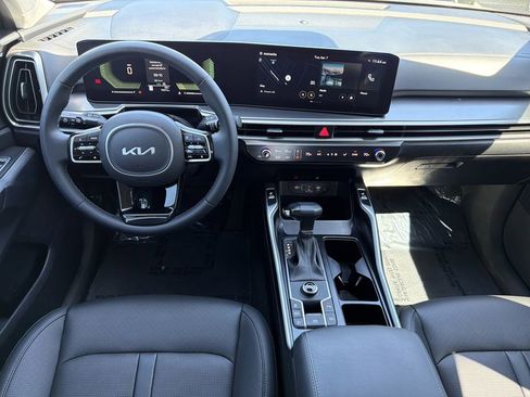Used 2025 Kia Sorento EX w/ Panoramic Sunroof Package FWD image 2