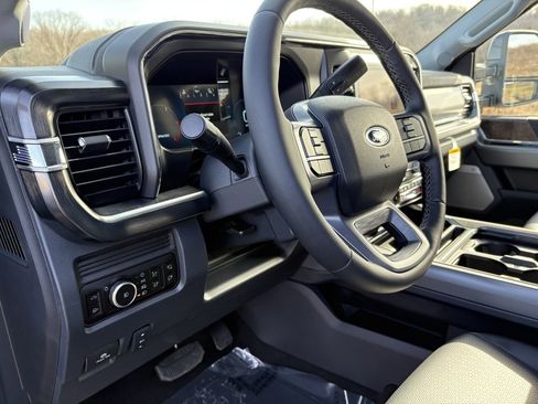 New 2026 Ford F250 Lariat w/ Lariat Premium Package image 32