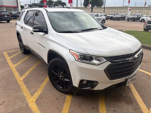 Used 2018 Chevrolet Traverse Premier w/ Redline Edition FWD image 3