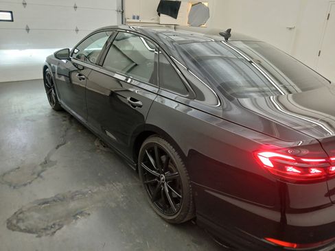 Used 2022 Audi S8 w/ S8 Comfort Plus Package AWD/4WD image 19