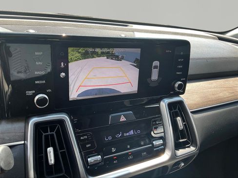 Used 2023 Kia Sorento S w/ Panoramic Sunroof Package AWD/4WD image 14