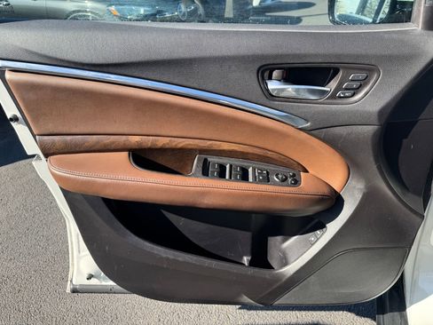 Used 2017 Acura MDX FWD w/ Advance Package image 4