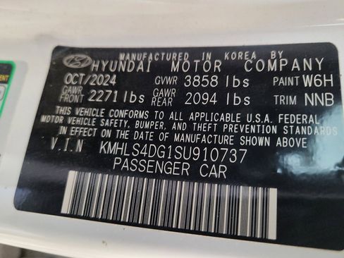 Used 2025 Hyundai Elantra SEL FWD image 33