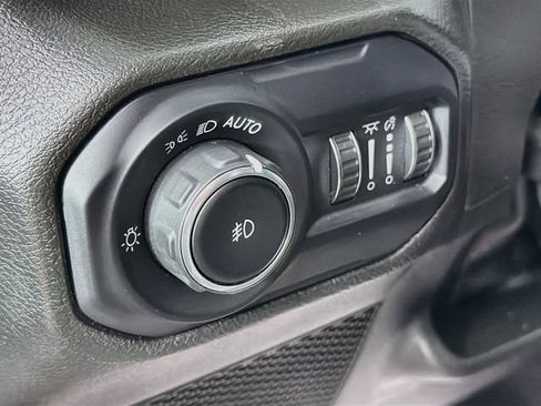 Used 2022 Jeep Wrangler Unlimited Sahara w/ Cold Weather Group AWD/4WD image 10