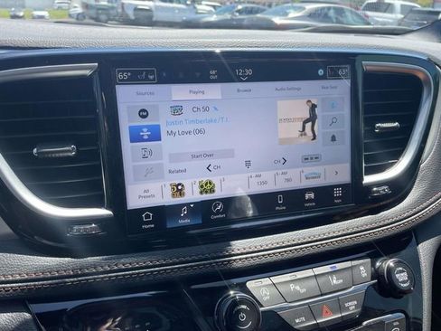 Used 2026 Chrysler Pacifica Pinnacle FWD image 26