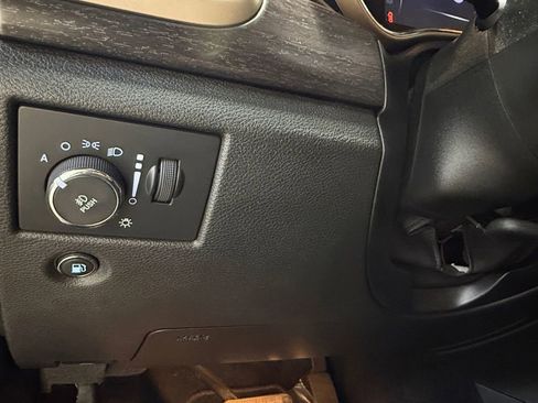 Used 2014 Jeep Grand Cherokee Altitude AWD/4WD image 38