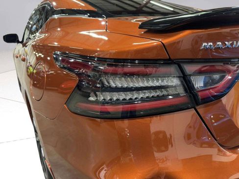 Used 2019 Nissan Maxima SR w/ Premium Package image 12