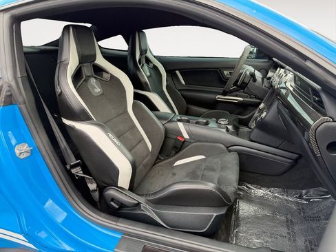 Used 2022 Ford Mustang Shelby GT500 w/ Carbon Fiber Track Pack RWD image 24