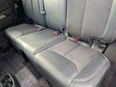 Used 2018 Jeep Wrangler Unlimited Sport AWD/4WD image 26