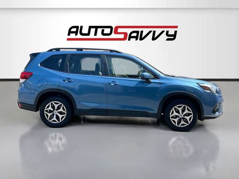 Used 2024 Subaru Forester Premium AWD/4WD image 8