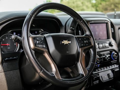 Used 2022 Chevrolet Silverado 1500 High Country w/ Technology Package AWD/4WD image 15