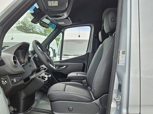 New 2025 Mercedes-Benz Sprinter 2500 image 13