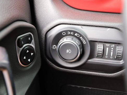 Used 2020 Jeep Wrangler Unlimited Rubicon AWD/4WD image 21