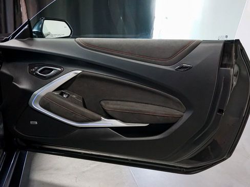 Used 2018 Chevrolet Camaro ZL1 image 36