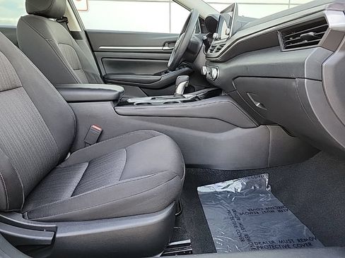 Used 2023 Nissan Altima 2.5 SV FWD image 16
