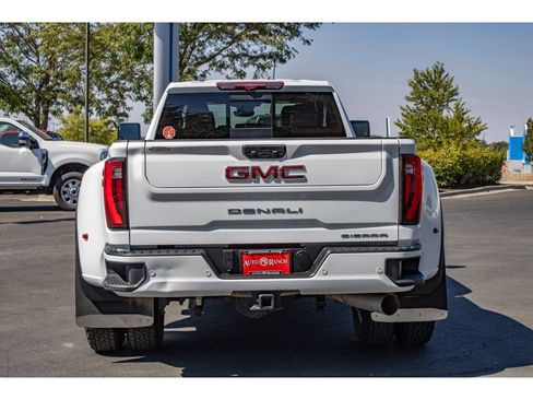 Used 2024 GMC Sierra 3500 Denali w/ Denali Reserve Package AWD/4WD image 7