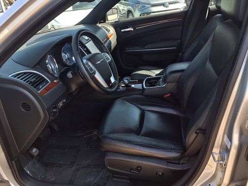 Used 2012 Chrysler 300 Limited image 16