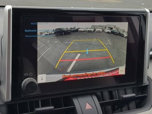 Used 2025 Toyota RAV4 XLE image 12